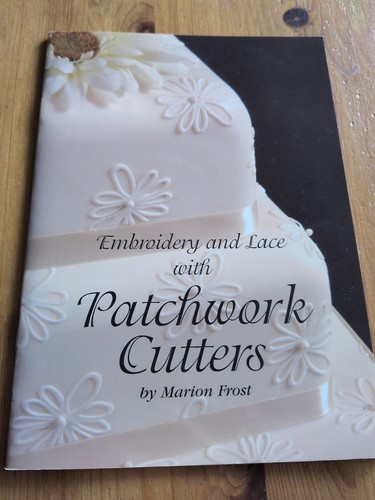Embroidery lace with - &,